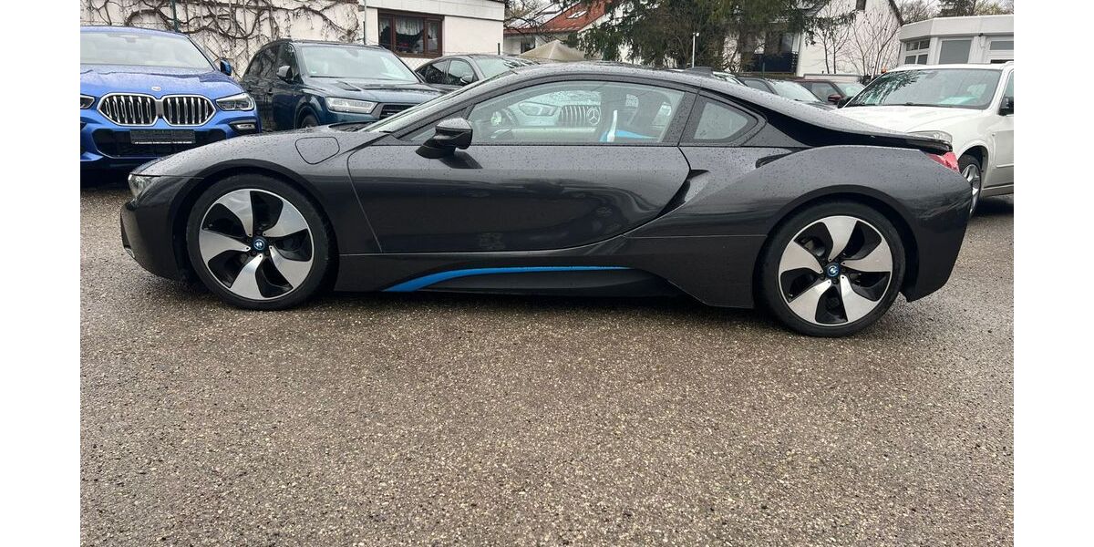 BMW i8 112.000 km 48.900 &euro; München 81243
