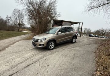 VW Tiguan 303.523 km 9.250 &euro; München 81245