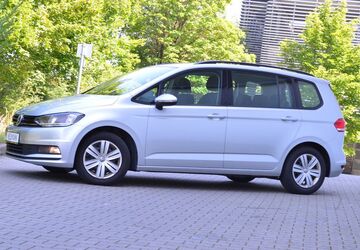 VW Touran 152.550 km 13.280 &euro; München 81243