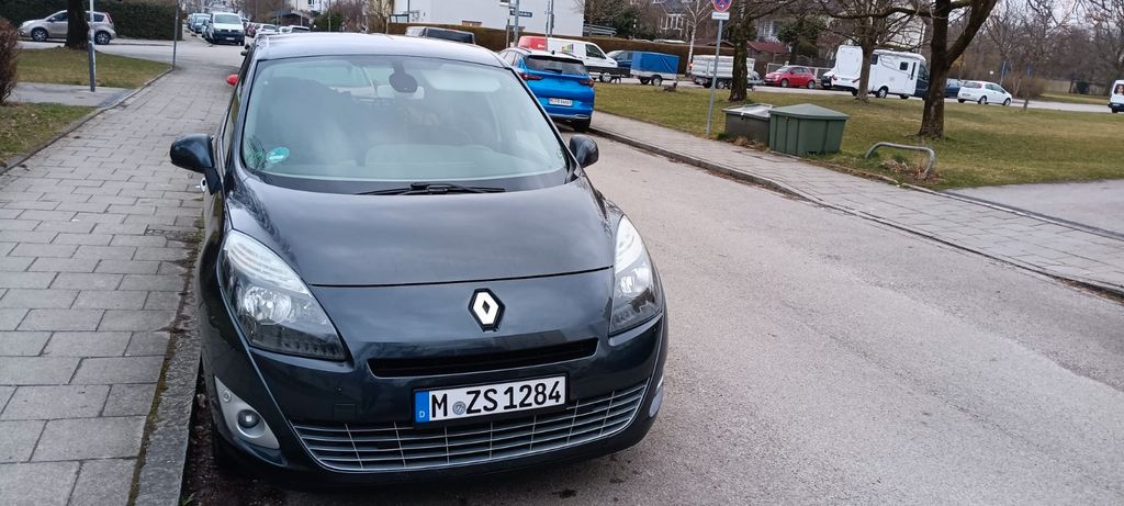 Renault Grand Scenic 367.000 km 2.350 &euro; München 81675