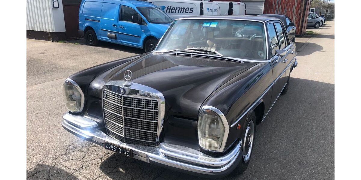 Mercedes-Benz 280 61.727 km 9.999 &euro; München 81829