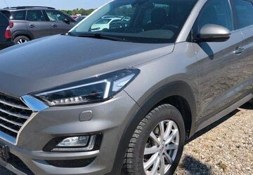 Hyundai TUCSON 53.493 km 20.990 &euro; München 81827