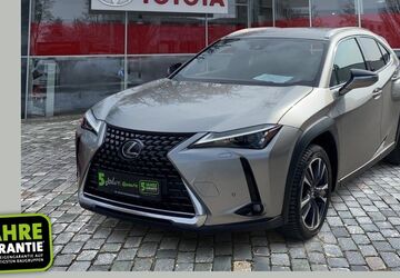 Lexus UX 45.283 km 28.490 &euro; München 80687