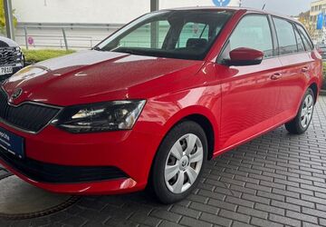 Skoda Fabia 61.110 km 9.975 &euro; München 81477