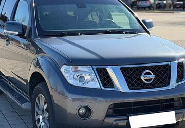 Nissan Pathfinder 290.000 km 7.500 &euro; München 81677