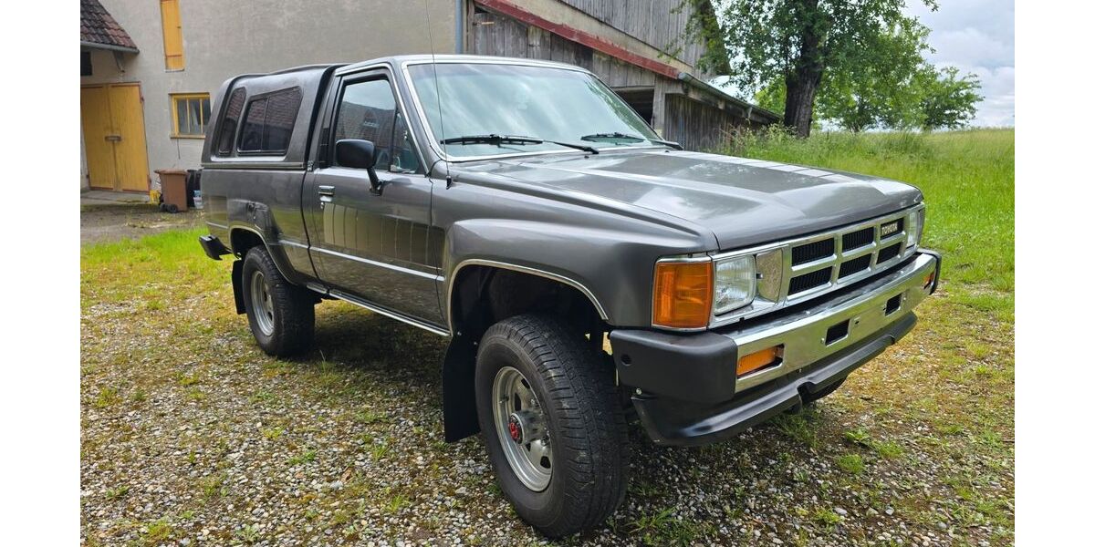 Toyota Hilux 234.000 km 12.345 &euro; Alling 82239