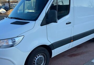 Mercedes-Benz Sprinter 210.000 km 15.900 &euro; München 81243