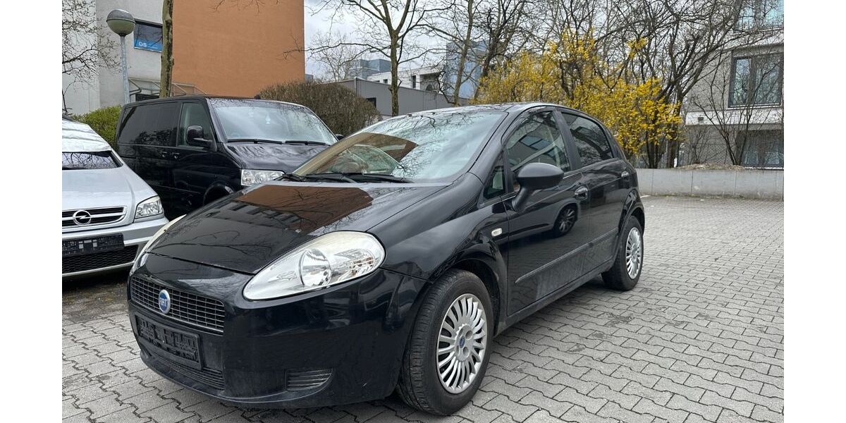 Fiat Grande Punto 230.000 km 1.690 &euro; München 81827