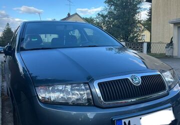 Skoda Fabia 51.612 km 4.000 &euro; München 81827