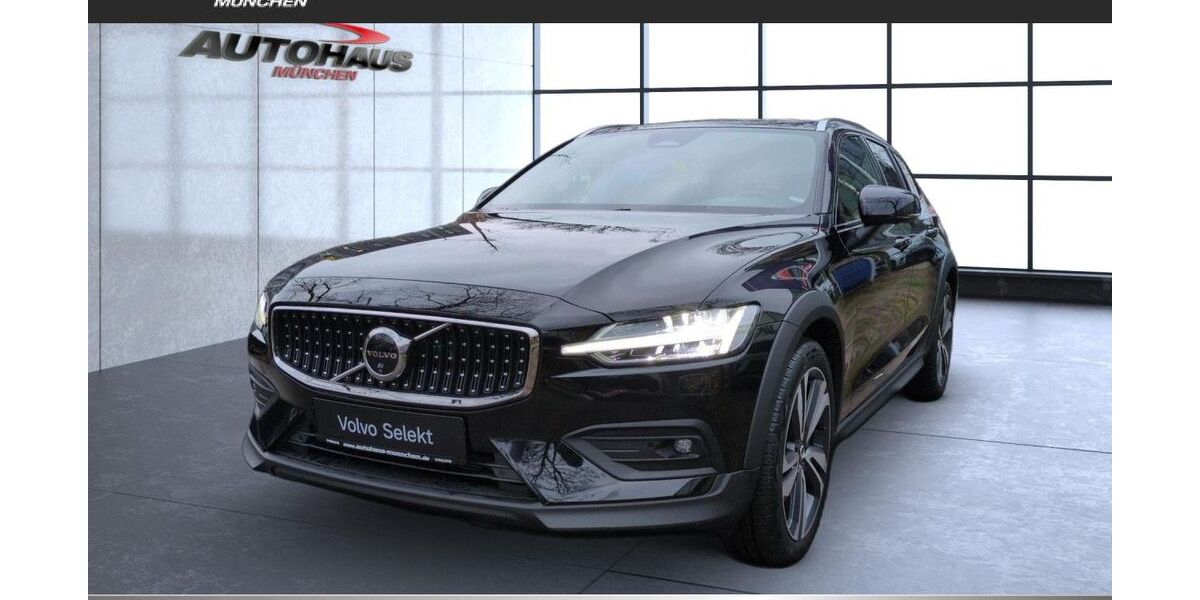 Volvo V60 Cross Country 22.000 km 40.990 &euro; München 81825