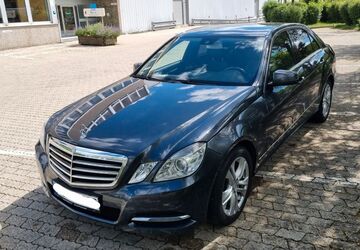 Mercedes-Benz E 220 301.000 km 8.500 &euro; München 81375