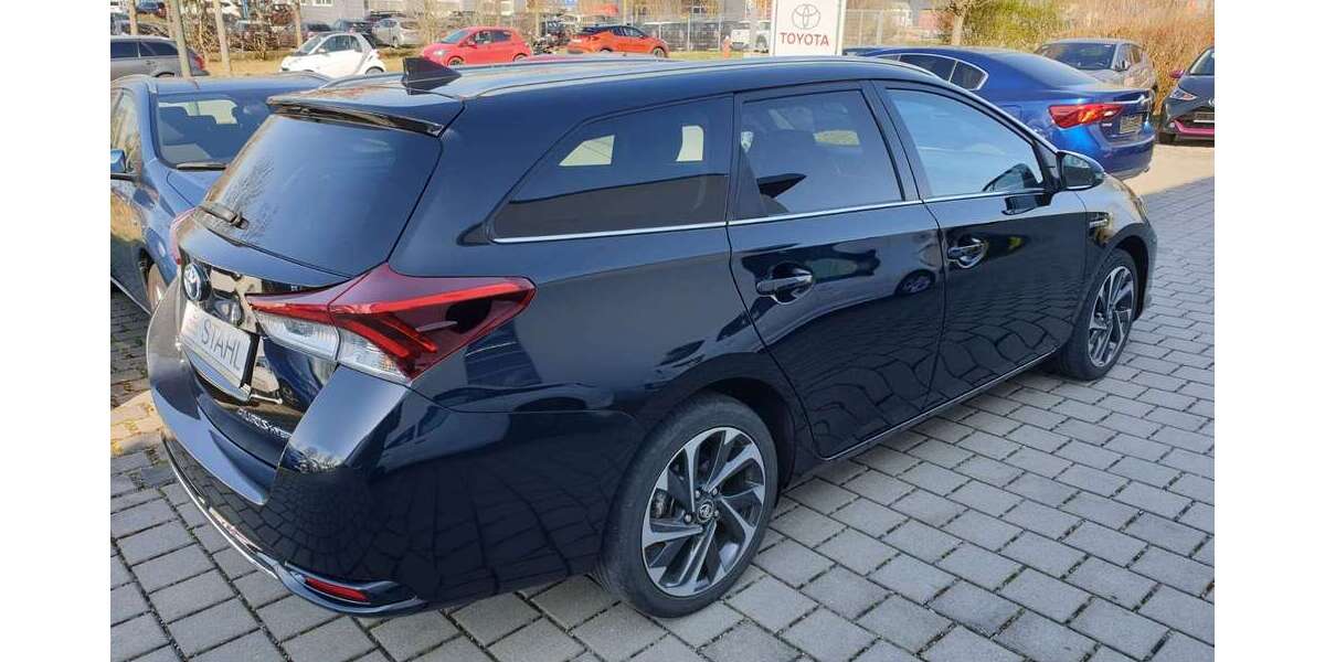 Toyota Auris 144.500 km 12.800 &euro; München 80639