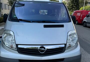 Opel Vivaro 216.000 km 8.998 &euro; München 81377