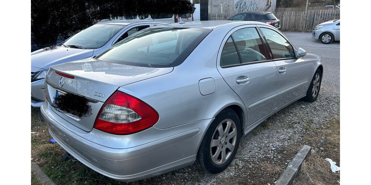 Mercedes-Benz E 200 255.000 km 2.000 &euro; München 80313