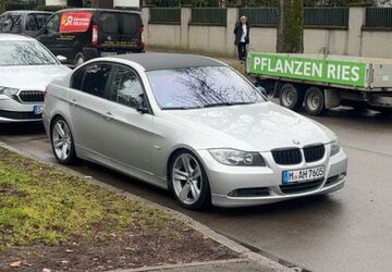 BMW 325 220.000 km 3.050 &euro; München 81247
