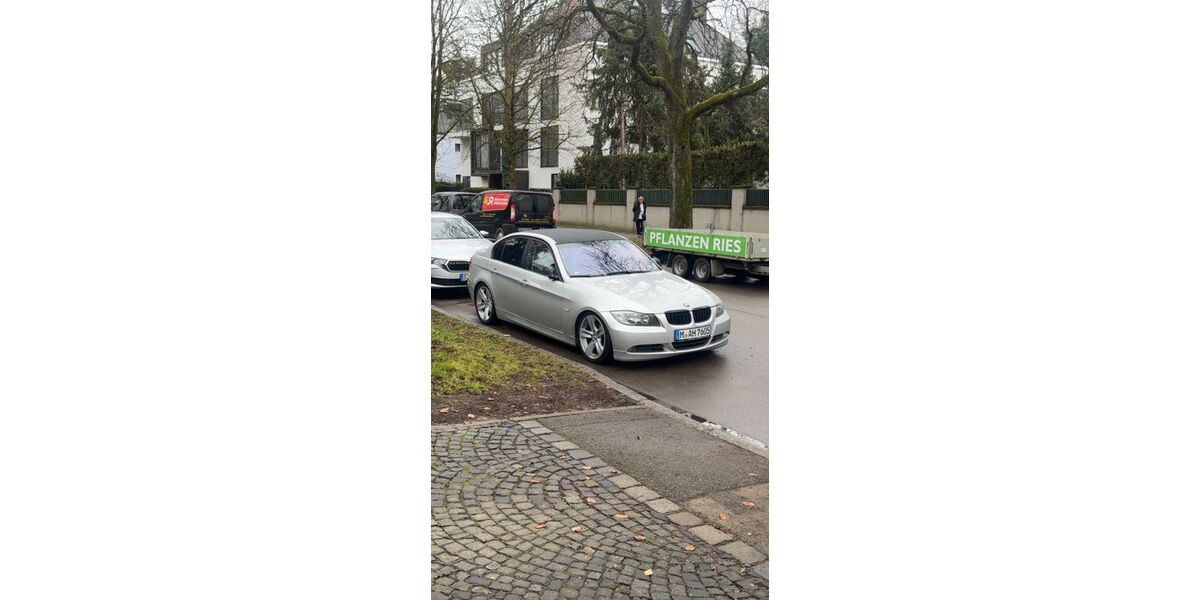 BMW 325 220.000 km 3.050 &euro; München 81247
