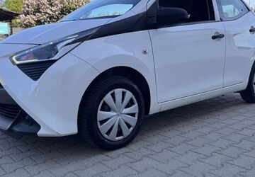 Toyota Aygo (X) 88.000 km 7.999 &euro; München 81825
