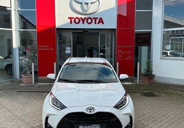 Toyota Yaris 1.480 km 24.980 &euro; Neufarn 85646