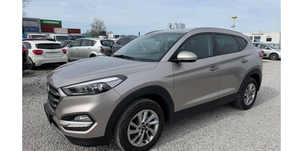 Hyundai TUCSON 225.000 km 8.980 &euro; München 81829
