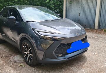 Toyota C-HR 28.000 km 27.900 &euro; München 81671