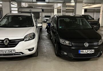 VW Touran 245.000 km 6.490 &euro; Feldkirchen 85622
