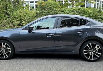 Mazda 3 144.000 km 9.500 &euro; München 81829