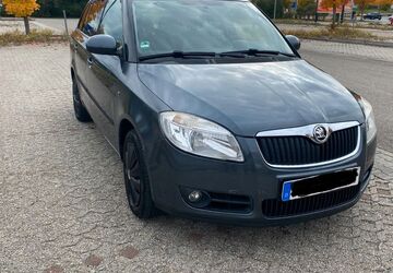 Skoda Fabia 198.765 km 1.090 &euro; München 81243