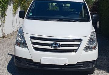 Hyundai H-1 Starex 216.000 km 5.200 &euro; München 81241