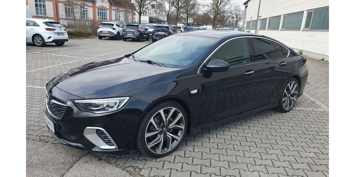 Opel Insignia 75.000 km 21.900 &euro; München 81825