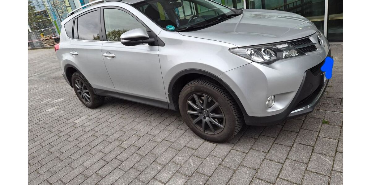 Toyota RAV 4 165.000 km 13.900 &euro; München 80992