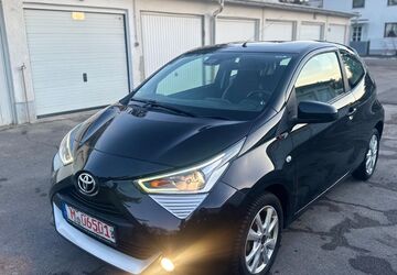 Toyota Aygo (X) 71.216 km 9.200 &euro; München 81929