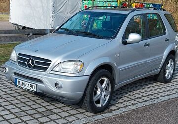Mercedes-Benz ML 55 AMG 248.000 km 10.500 &euro; München 80807