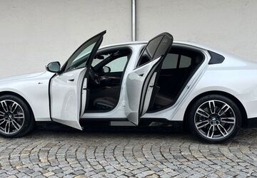 BMW i5 12.705 km 54.900 &euro; München 81245