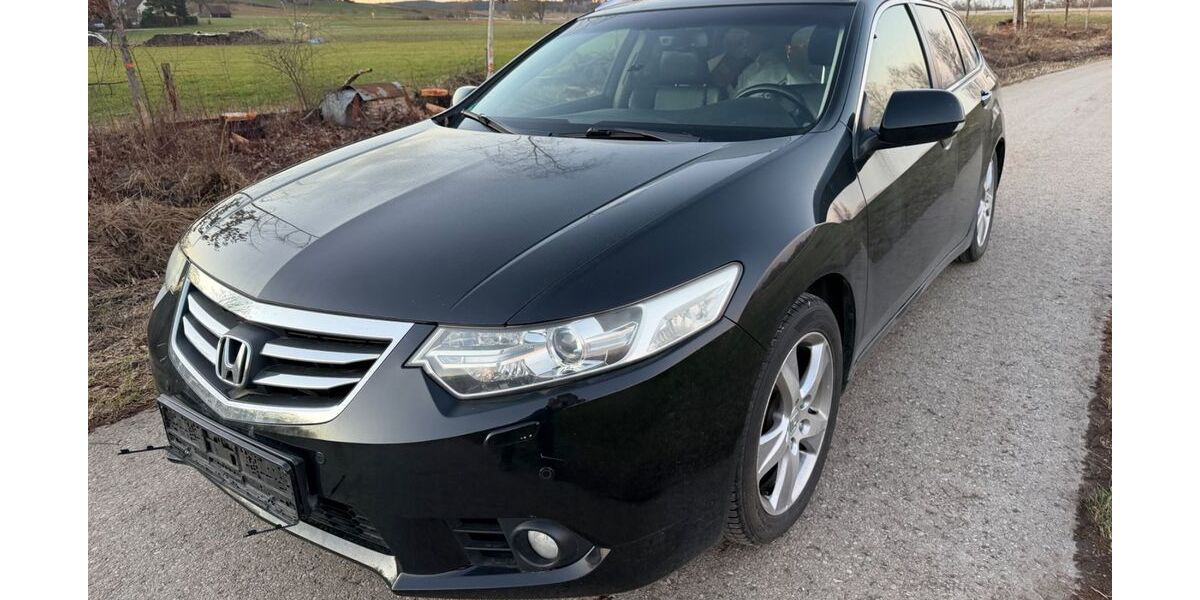 Honda Accord 236.000 km 7.999 &euro; München 81829