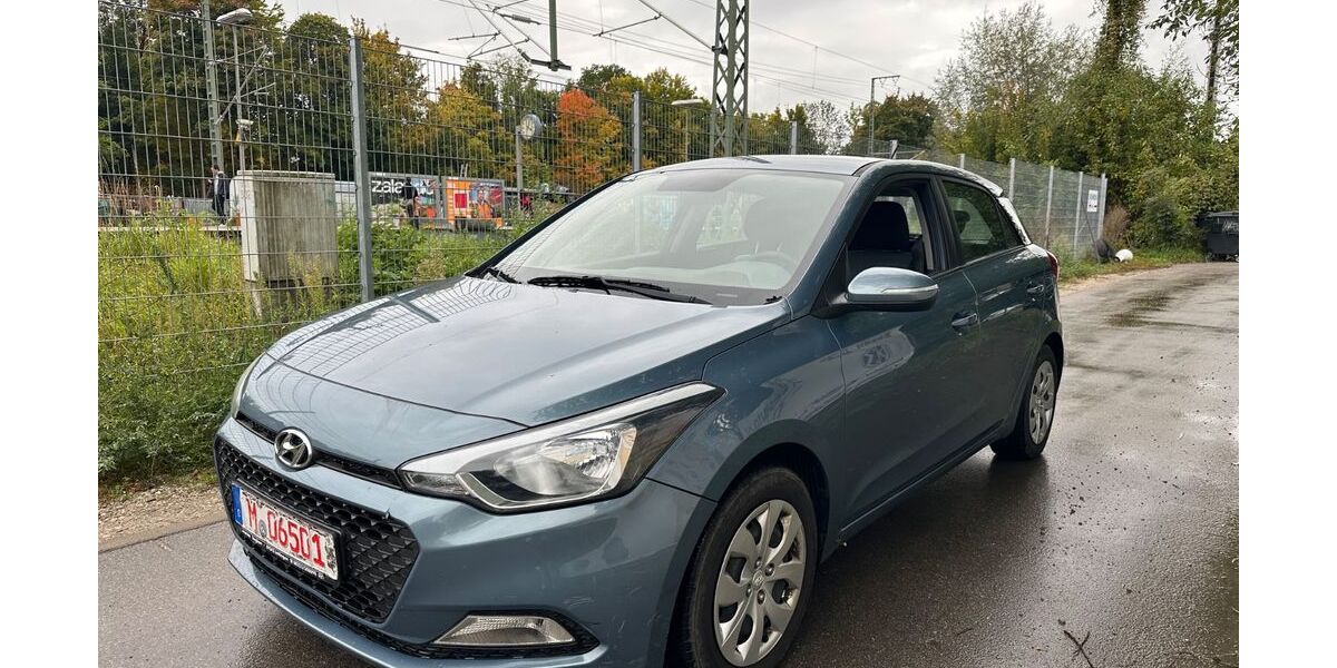 Hyundai i20 44.028 km 6.200 &euro; München 81929
