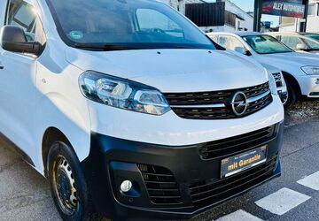 Opel Vivaro 140.000 km 11.990 &euro; München 81825