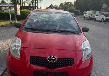 Toyota Yaris 137.000 km 2.500 &euro; München 80995