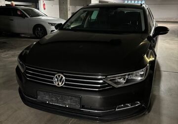 VW Passat Variant 127.000 km 16.200 &euro; München 81379
