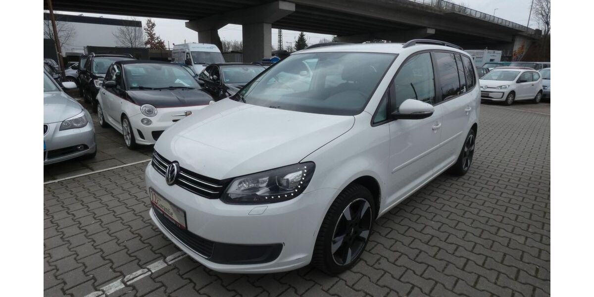 VW Touran 236.000 km 3.999 &euro; München 81825