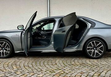 BMW 750 20.000 km 93.580 &euro; München 81245