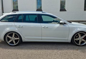 Skoda Octavia 146.300 km 14.990 &euro; München 81827