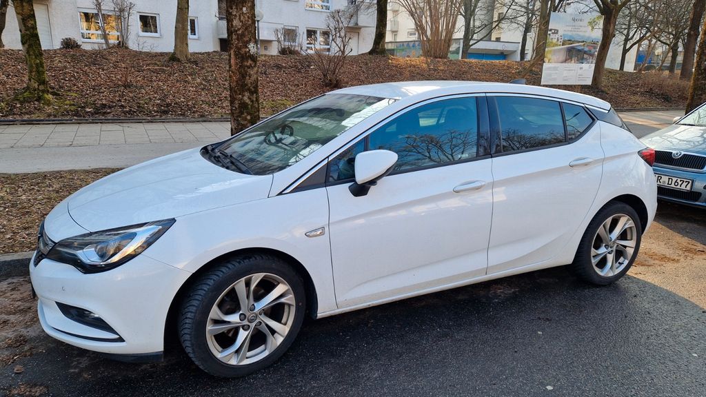 Opel Astra 98.900 km 12.199 &euro; München 81375