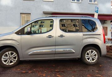 Toyota Proace City 7.777 km 20.000 &euro; München 81371