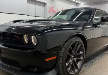 Dodge Challenger 11.878 km 43.880 &euro; München 81243