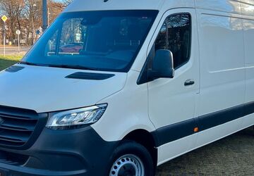 Mercedes-Benz Sprinter 196.000 km 27.990 &euro; München 81243