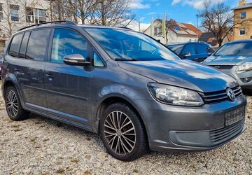 VW Touran 262.403 km 3.999 &euro; Fürstenfeldbruck 82256