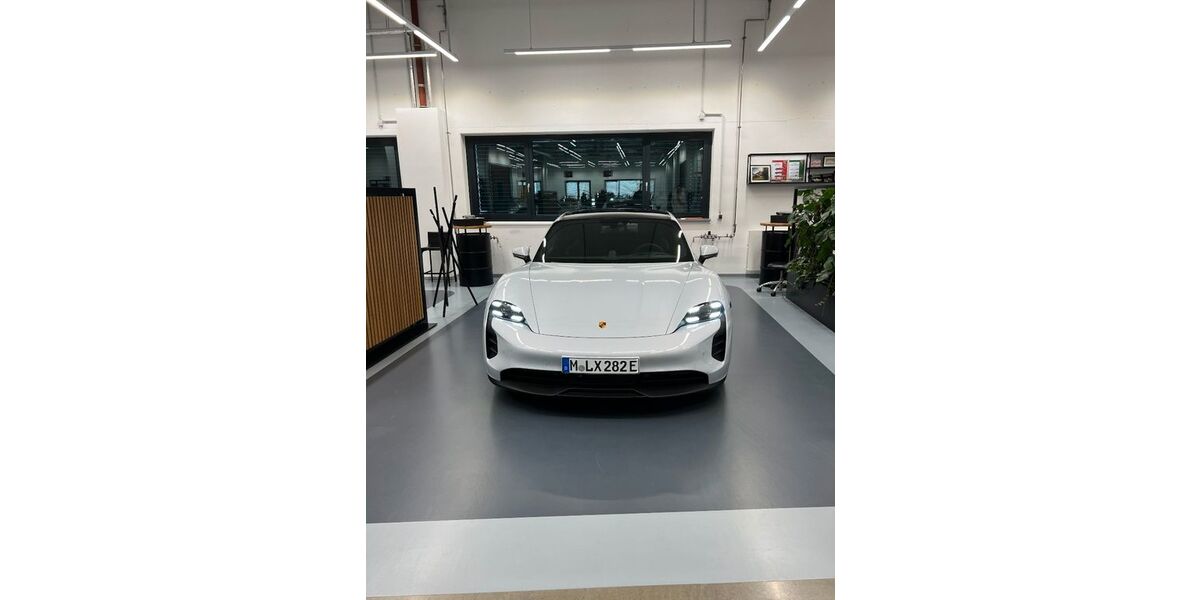 Porsche Taycan 35.800 km 77.800 &euro; München 80469