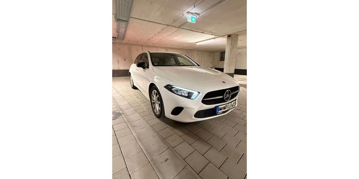 Mercedes-Benz A 180 125.000 km 19.200 &euro; München 81249
