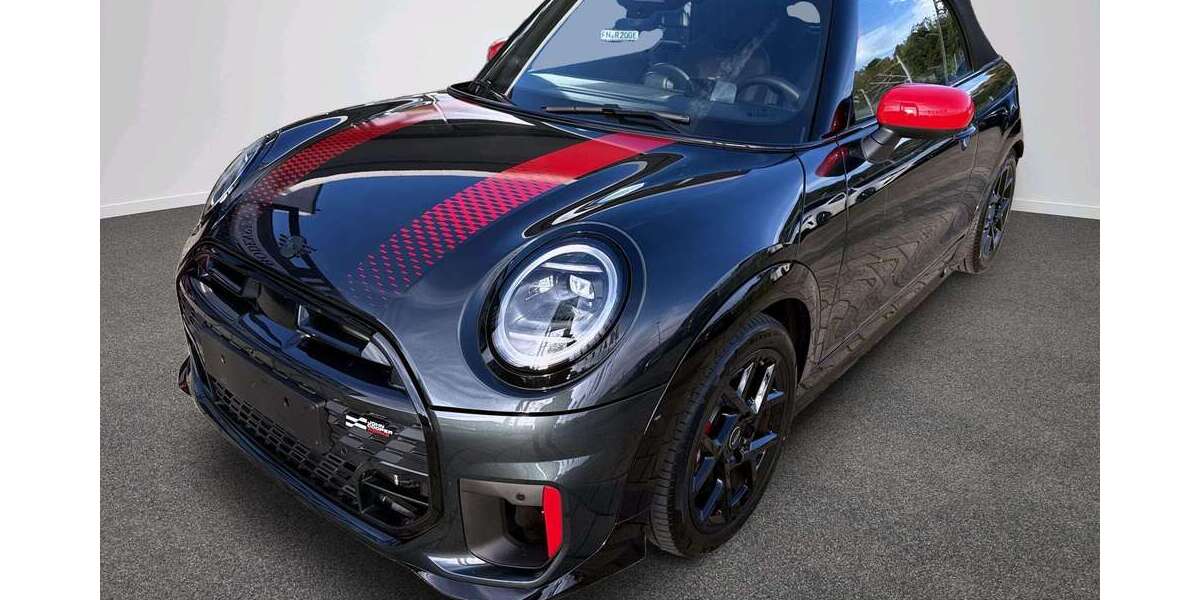 Mini John Cooper Works Cabrio 1.398 km 43.272 &euro; München 80788