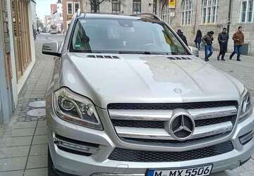 Mercedes-Benz GL 450 180.000 km 28.000 &euro; München 81377